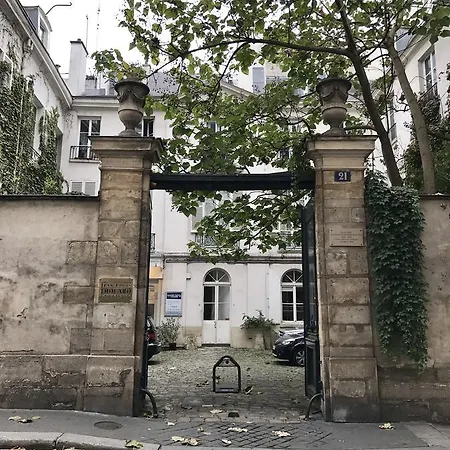 Calm & Chic, Saint-germain-des-pres Apartment *